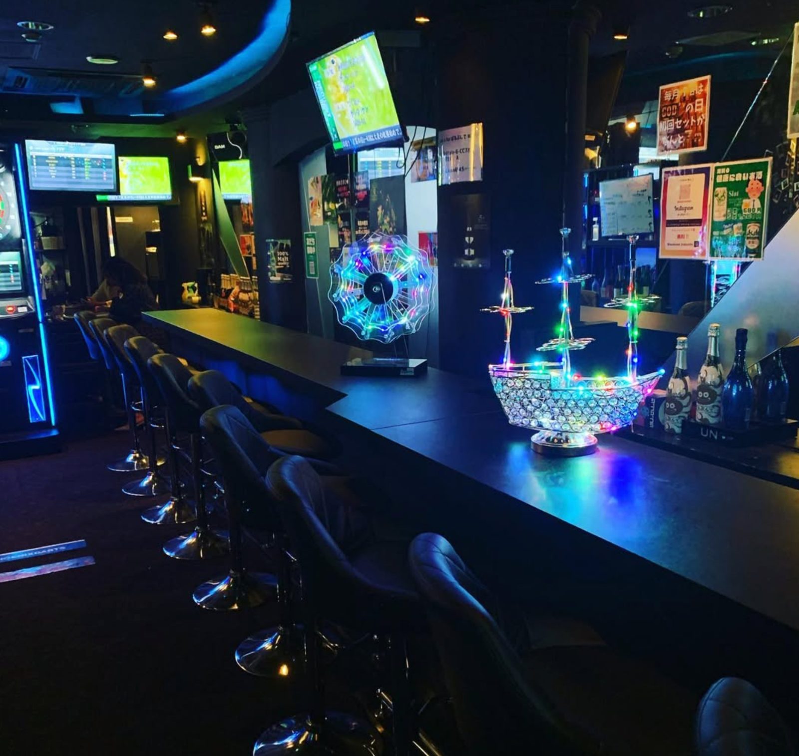 浅草 隠れ家ガールズバー パルプンテ 店内写真2